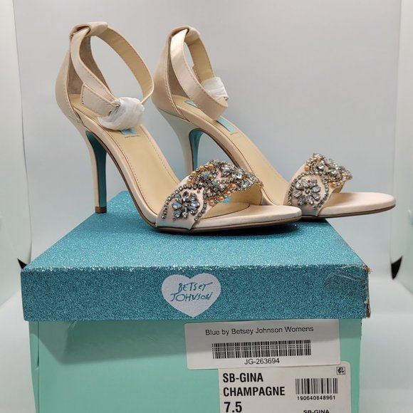 Blue by Betsy, Heels - Picture 4 of 5